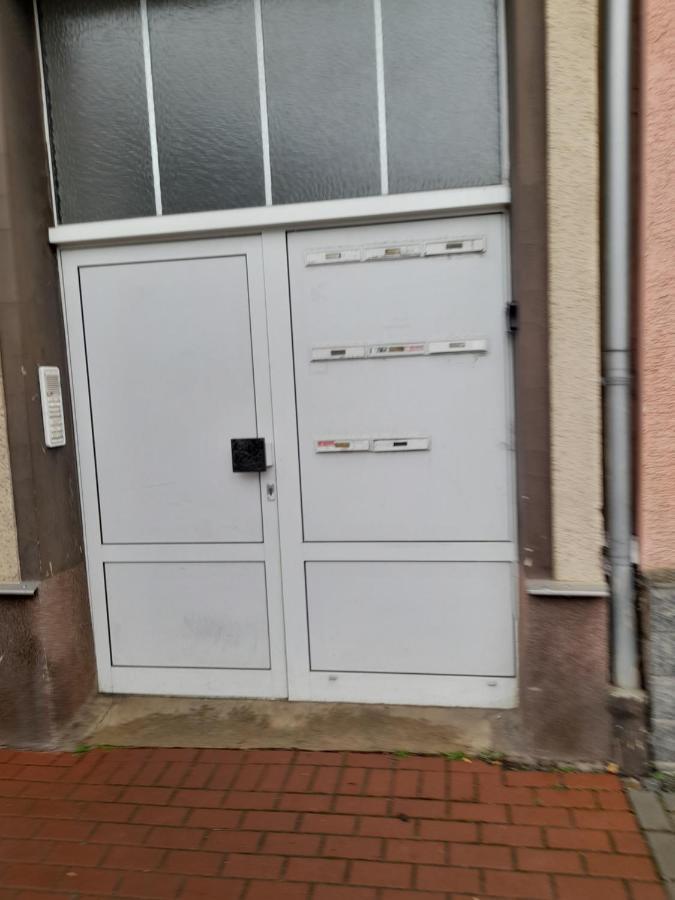 Kleine Wohnung Fuer Monteure Und Dienstreisen Zwickau Exterior photo